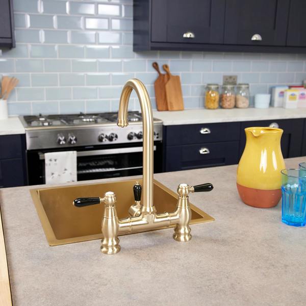 Flode klas | Traditional Bridge Style 3 in 1 Instant Boiling Tap | Black Ceramic Levers | Brushed Brass Finish