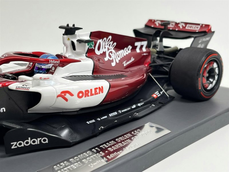 Minichamps Valtteri Bottas 2022 Alfa Romeo F1 Team Orlen Bahrain GP 1:18 Minichamps 117220177