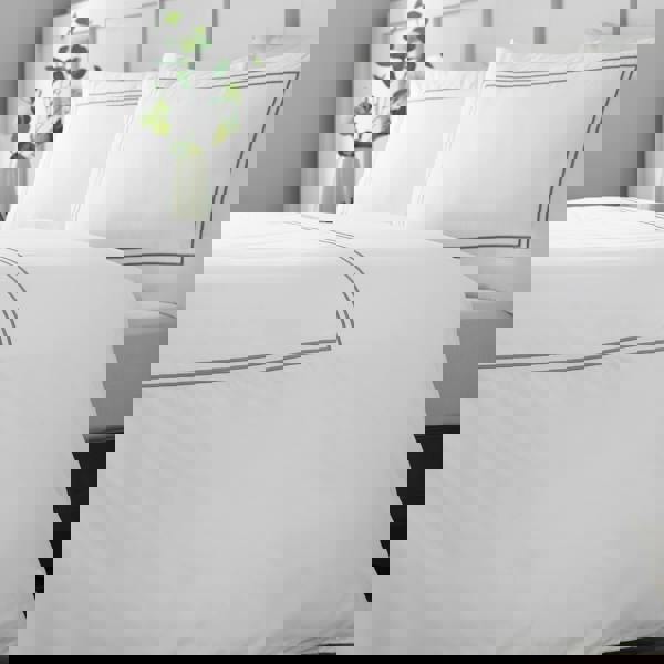 Catherine Lansfield So Soft Mono Satin Stitch Duvet Cover Set White / Silver