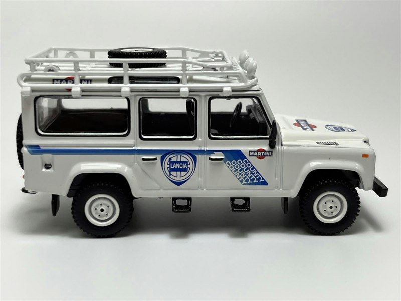 Mini GT Land Rover Defender 110 1991 Safari Rally Martini Racing Support Vehicle LHD 1:64 Scale MGT00558L