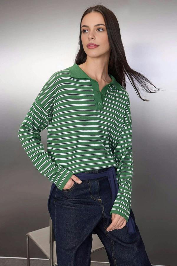 WOVCOR Loose Fit Striped Knit Sweater