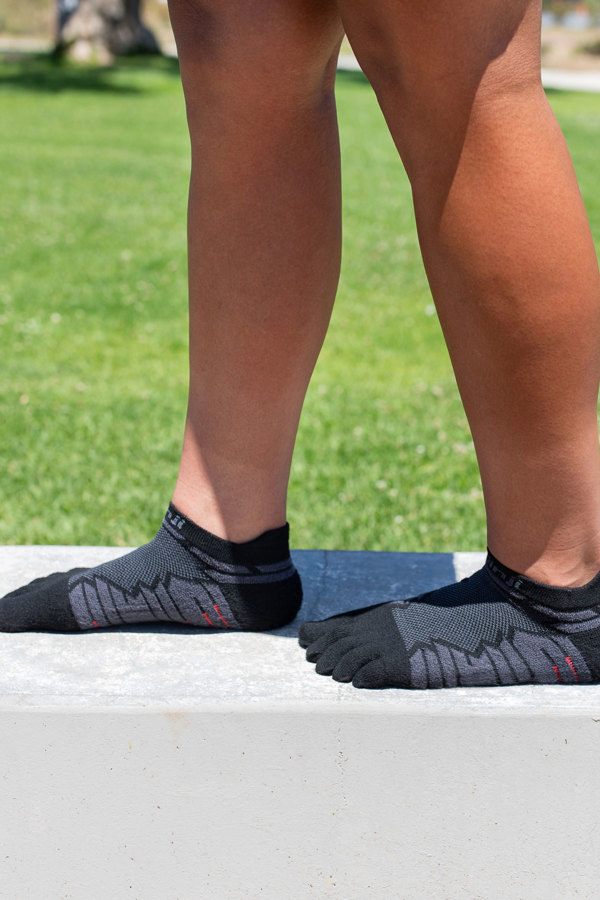 Injinji Men's Mid-Weight Ultra-Run No-Show Toe Socks (INJ-ULTRA-NS)