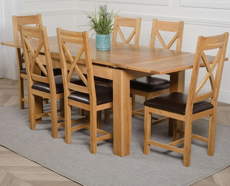 That's Furniture Richmond Medium Oak Extendable Dining Table with Berkeley Oak Chairs