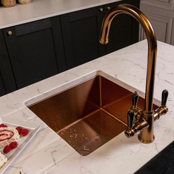 Flode korsa | Traditional Cruciform Style 3 in 1 Instant Boiling Tap | Black Ceramic Levers | Brushed Copper Finish