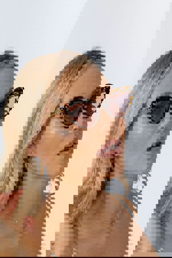 SVNX Cat-Eye Sunglasses with Thin Chain Arm Tortoise