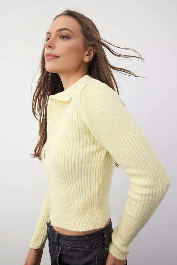 WOVCOR Soft Textured Knit Cardigan with Zipper Detail