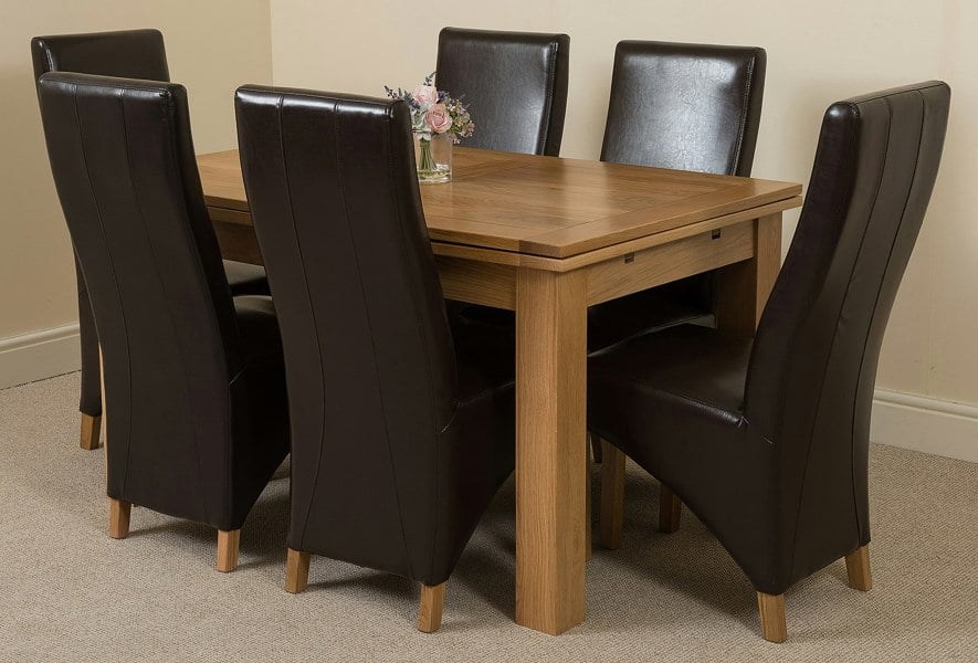 That's Furniture Richmond Medium Oak Extendable Dining Table with Lola Leather Chairs