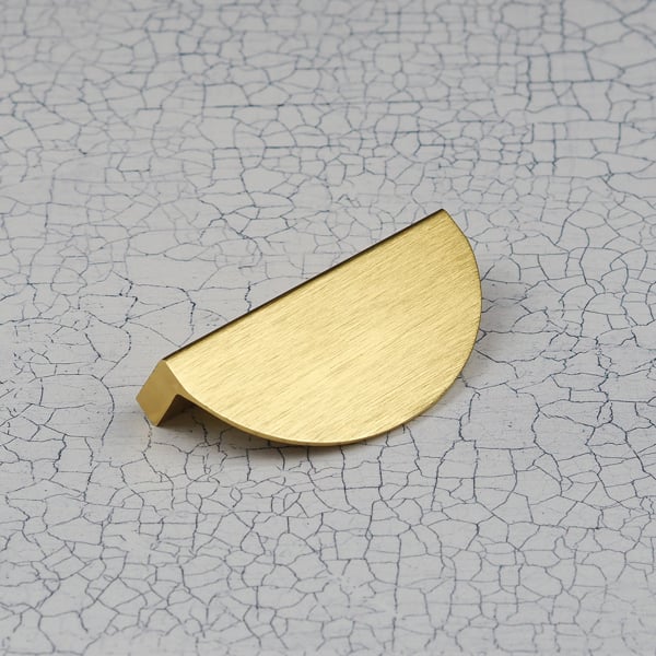 Handle & Home 64mm Brushed Brass Detailed Half Moon Handle