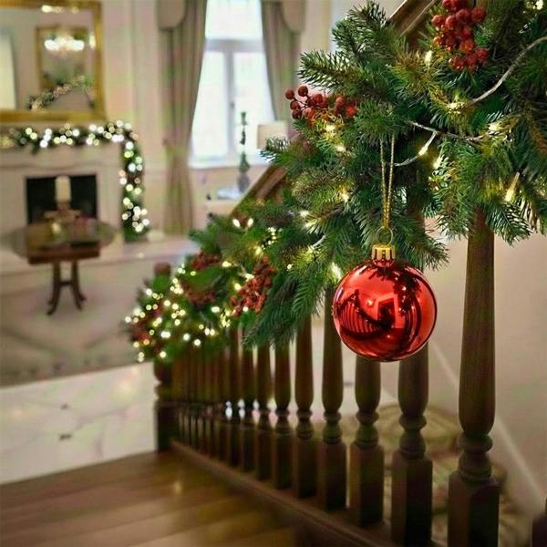 Shatchi 2cm Red Glossy Christmas Bauble for Festive Home Styling and Seasonal Displays