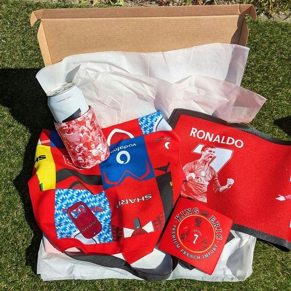 BritishmadeGifts Manchester Red Football Fan - Retro Bar Box - The Perfect Time Capsule Gift Box for Football Lovers