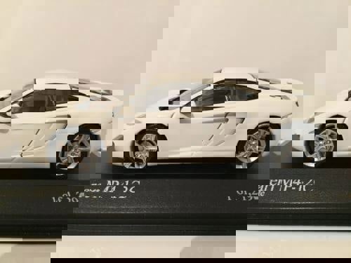 minichamps 530133021 mclaren mp4-12c 2011 white new limited edition