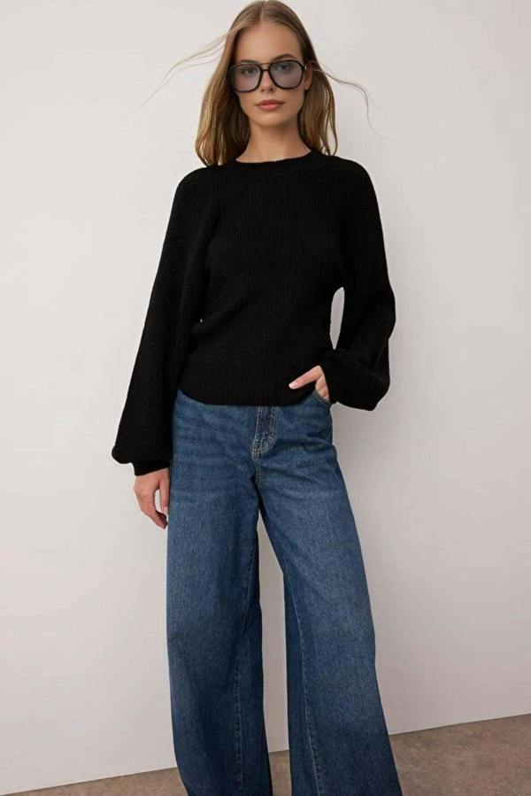 WOVCOR Knit Sweater with Back Cut Out Detail