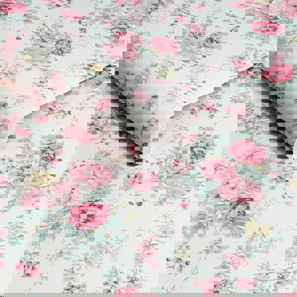 Shabby Chic Rachel Ashwell Wild Flower Wallpaper | Off White