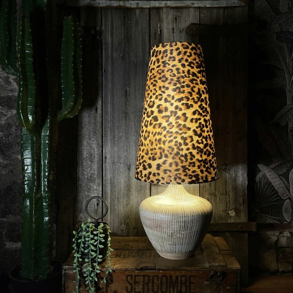 Love Frankie luxe velvet leopard queen cone