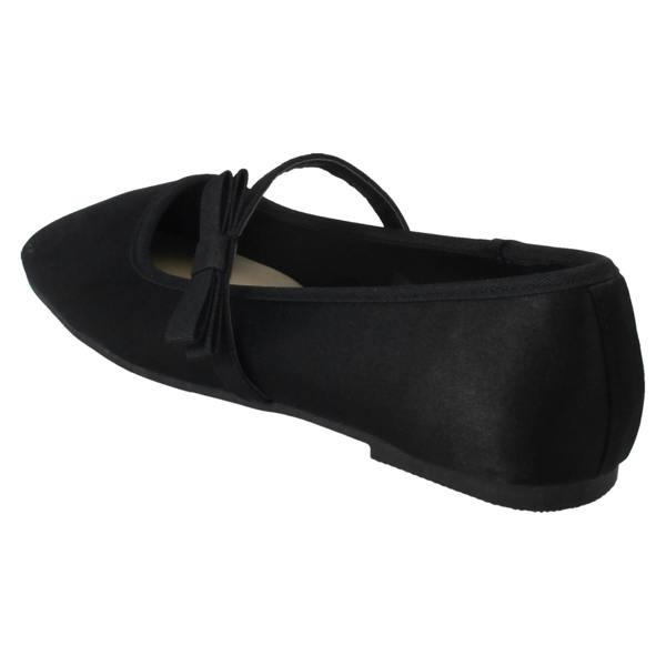 Savannah Ladies Savannah Slip On Elastic Strap Bow Detailed Mary Jane Shoes F80567