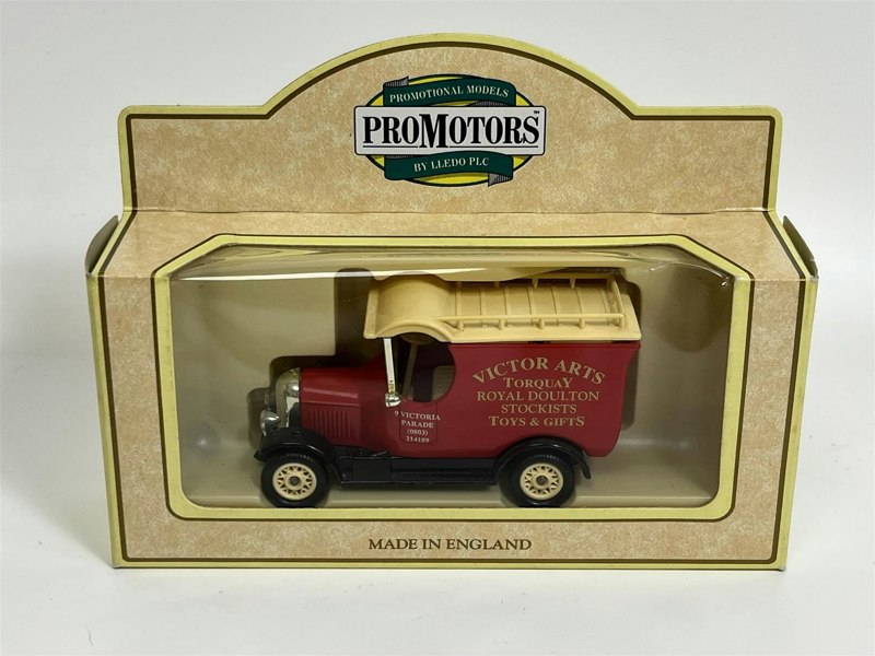 MCSlots Victor Arts Torquay Royal Doulton Van Pro Motors Lledo VATRD01D B2
