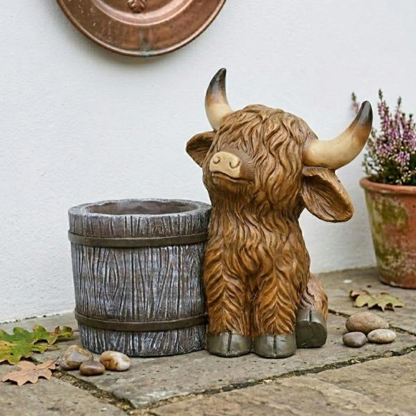 Garden Greatness Lunaria Highland Cow with Barren Ornament