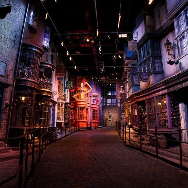 Virgin Experience Days Warner Bros. Studio Tour London – The Making Of Harry Potter And Lunch For Two