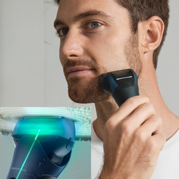 Panasonic ES-LT4B 3-Blade Wet and Dry Electric Shaver, Rechargeable, Skin Comfort Sensor, Multi-Flex 12D Head - Free Gift RRP £10!