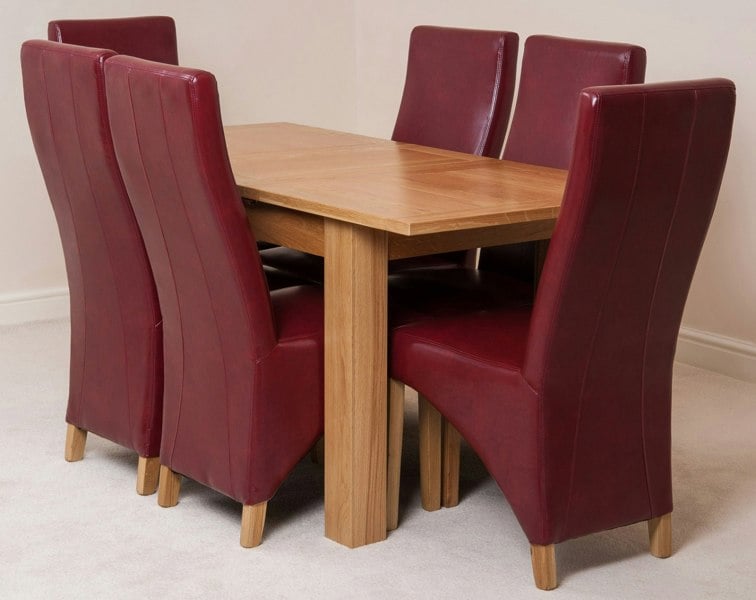 That's Furniture Hampton Small Oak Extending Dining Table with Lola Leather Chairs