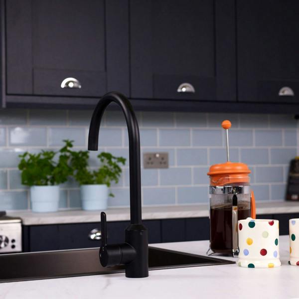 Flode Bryne | Single Lever Kitchen Sink Mixer Tap with Swivel Spout | Matt Black Finish