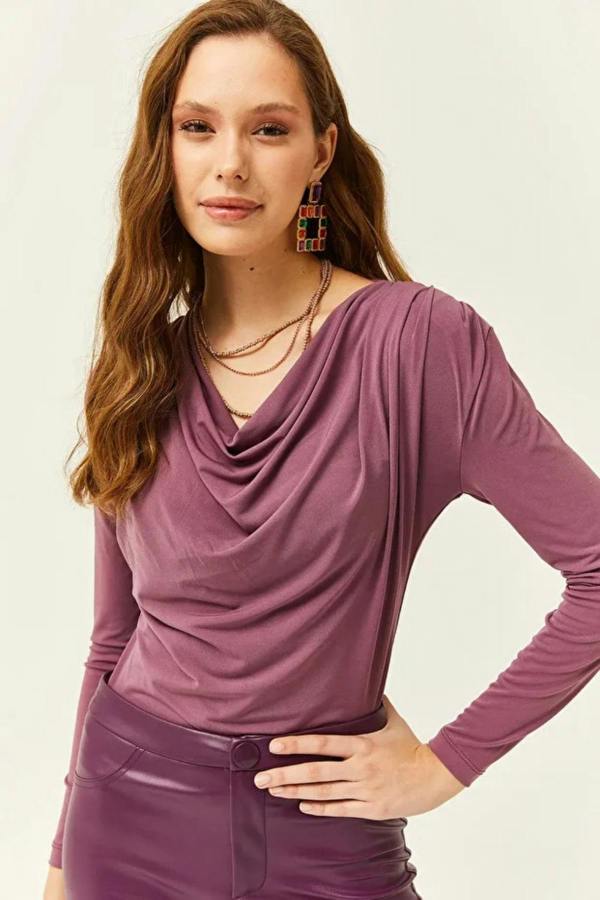 Hoxton Gal Padded-Pleated V-Neck Blouse