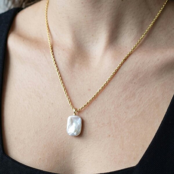 Uchi & Soto Shinju Gold Square Necklace
