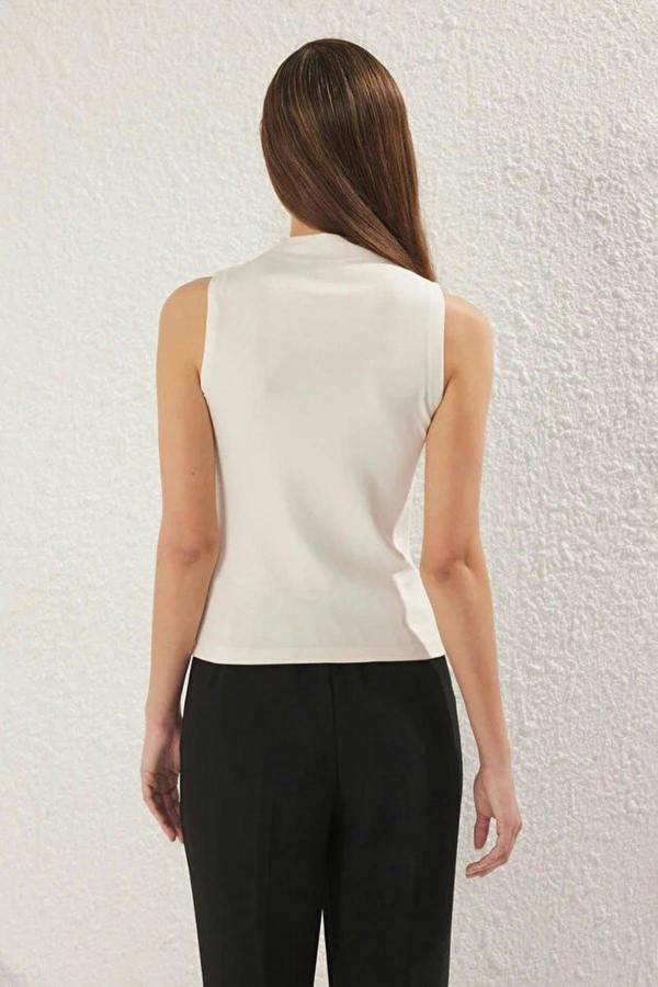 WOVCOR High Neck Regular Length Knitted Blouse