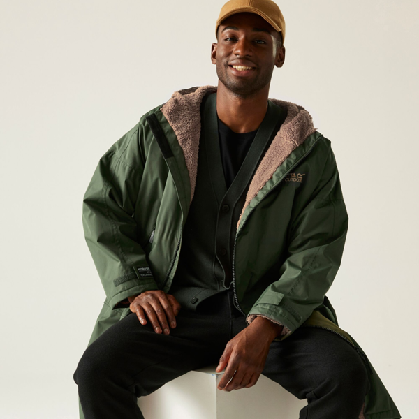 Regatta Unisex Adult Waterproof Fleece Lined Changing Robe - Dark Khaki