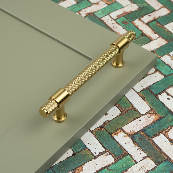 Handle & Home Satin Brass Knurled Handles with Clasp Detailing - 128mm Handle