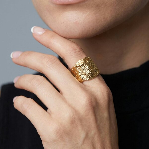 Uchi & Soto Kin Molten Gold Ring