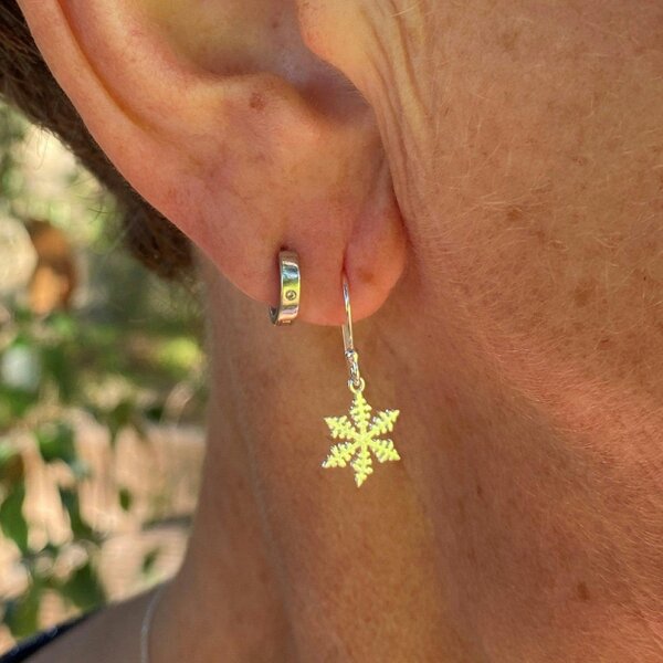 Reeves & Reeves Snowflake Drop Earrings