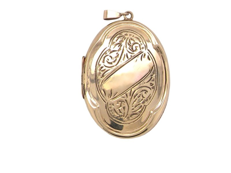 A 9 carat gold locket