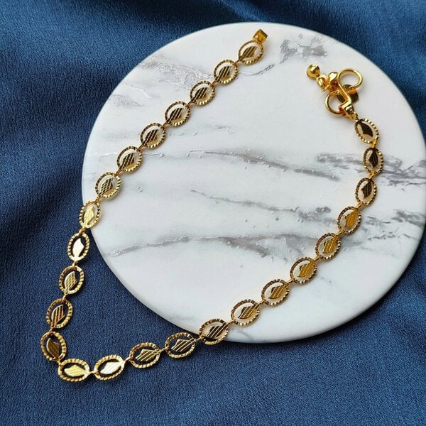 The Colourful Aura Golden Brass Oval Leaf Minimalist Boho Thin Slim Foot Payal Anklet