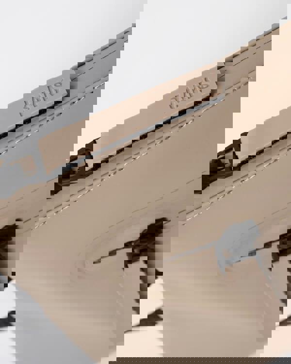 Rains Cosmetic Bag Zip - Beige 133 - zip logo detail