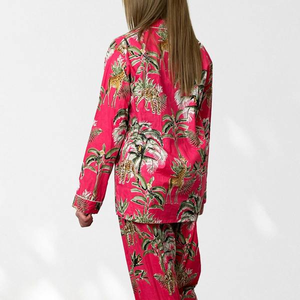 Hayley & Co Giraffe Print 100% Cotton Long Pyjama Set in Pink