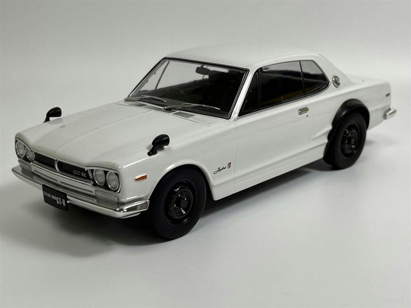 Triple9 Nissan Skyline GT-R KPGC10 White 1:18 Scale Triple 9 1800181