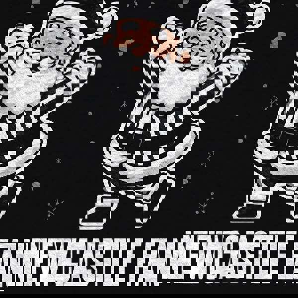 BritishmadeGifts Santa is a Newcastle Football Fan - Luxury Fleece Blanket 150cm X 150cm