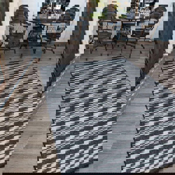 Striped Design Outdoor Rug for Garden in Black | The Rugs