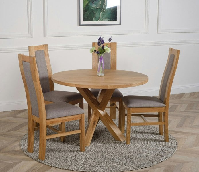 That's Furniture Oregon Round Oak Dining Table with 4 Stanford Oak Chairs