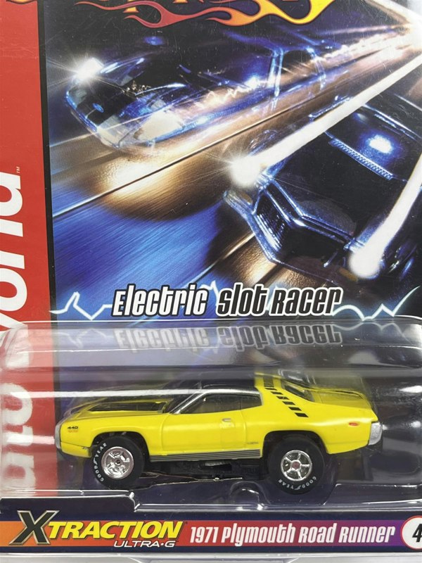 Auto World Slot Cars 1971 Plymouth Road Runner Yellow X Traction Flame Throwers HO Scale SC366-4