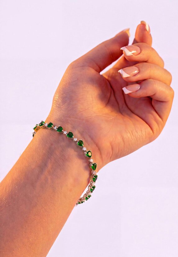 Latelita Asscher Cut Heart Tennis Bracelet Emerald Silver