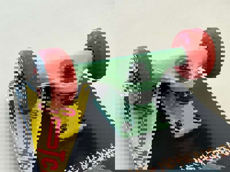 Gotcha Skateboard Gotcha No Brains No Headaches Skateboard 31 Inch