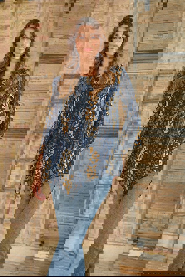 Navy | Printed Handkerchief Hem Longline Blouse : Model is 5'9"/175 cm and wears UK10/EU38/US6/AUS10

