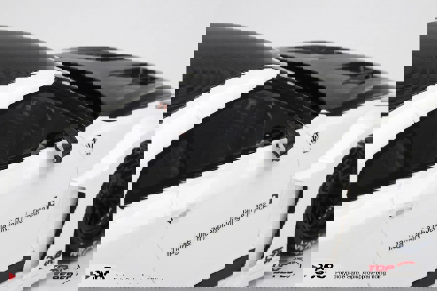 TSM Nissan LB-Silhouette Works GT 35GT-RR Ver.2 White 1:18 Scale TSM TS0368