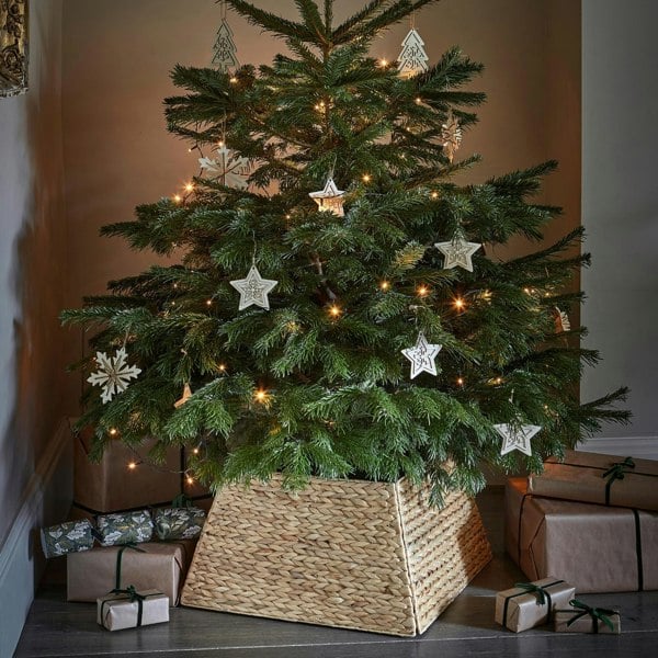 Ivyline Water Hyacinth Foldable Square Tree Skirt Sustainable