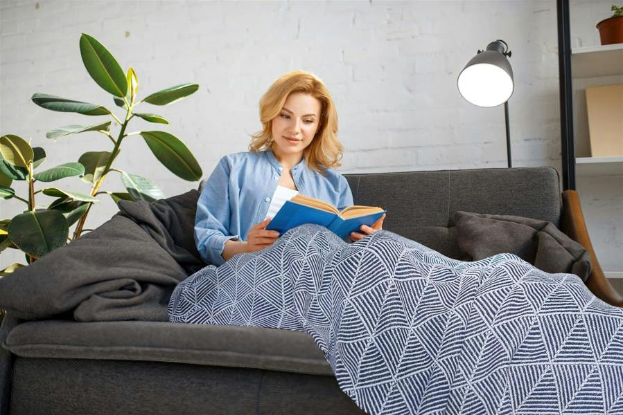 Zahra Navy Throw 50x60"