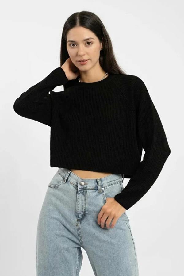 Hoxton Gal Black Cropped Relaxed-Fit Crew Neck Knit Sweater