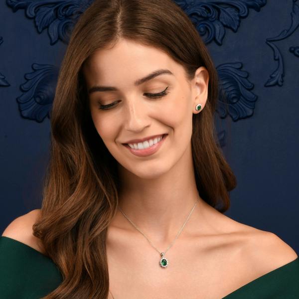 namana 925 Sterling Silver Green Cubic Zirconia Oval Halo Pendant Necklace