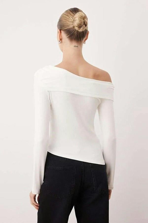 WOVCOR Asymmetrical Neckline Fitted Knitted Blouse with Accessory Details